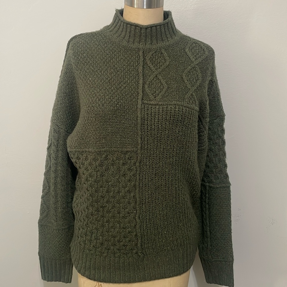 American Eagle Women Sweater